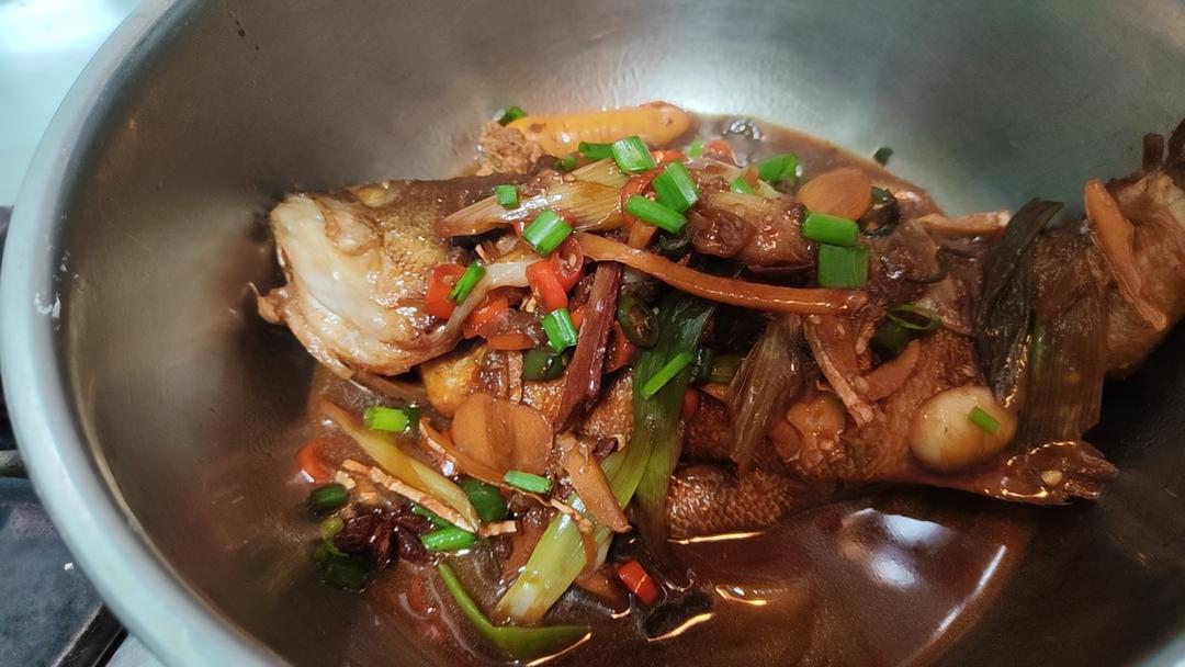 红烧鲈鱼