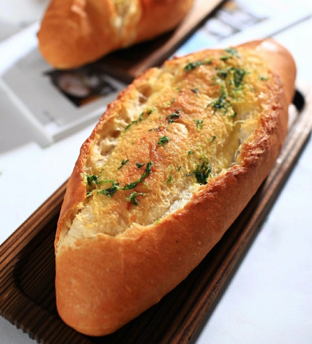 咔嘭脆的蒜香黄油面包的做法