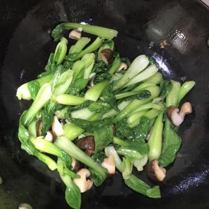 香菇上海青（家常菜快手菜）的做法 步骤7