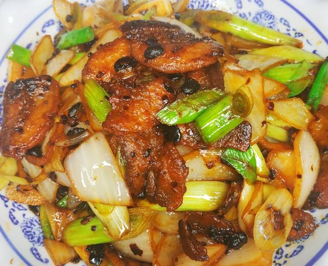 快手家庭青蒜回锅肉的做法