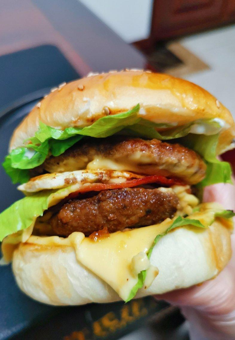 秒杀一切品牌的牛肉汉堡