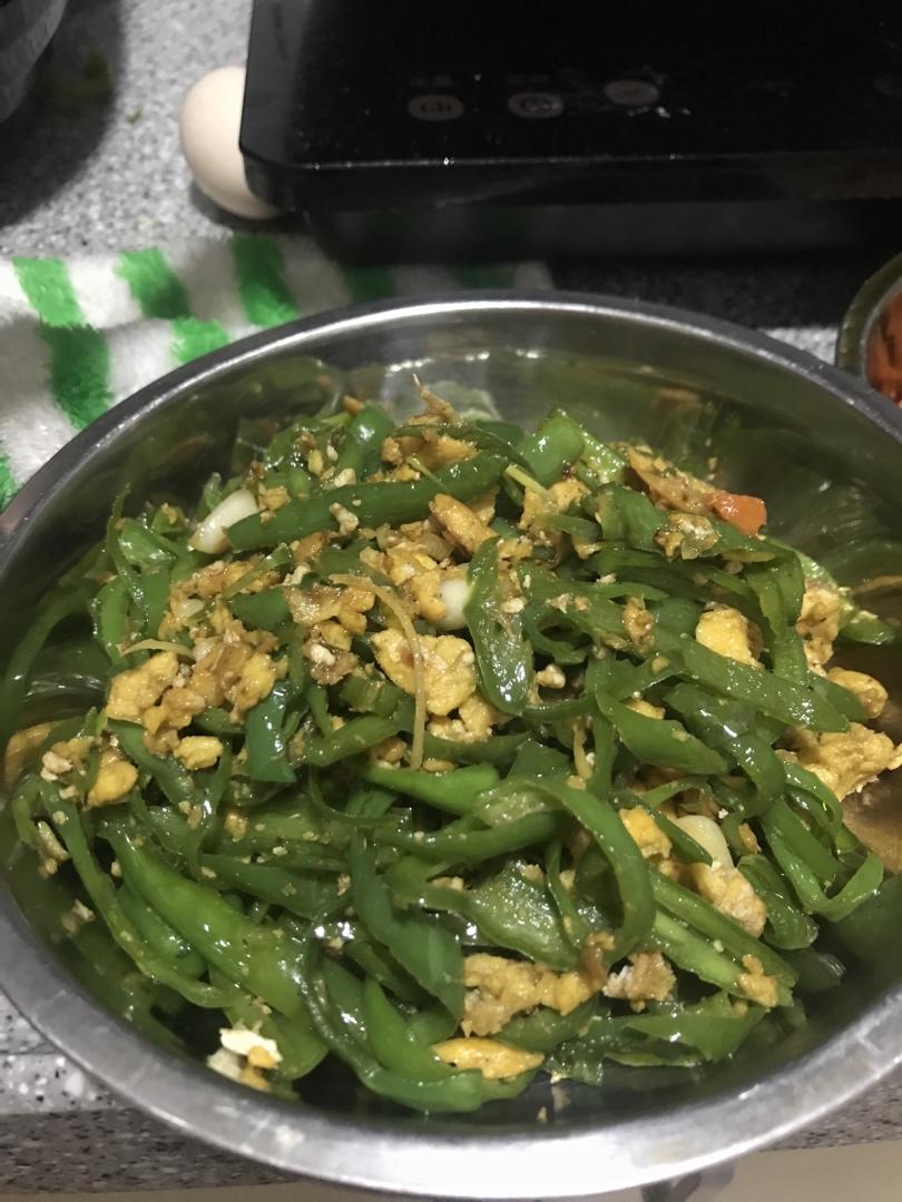 香喷喷的辣椒炒鸡蛋