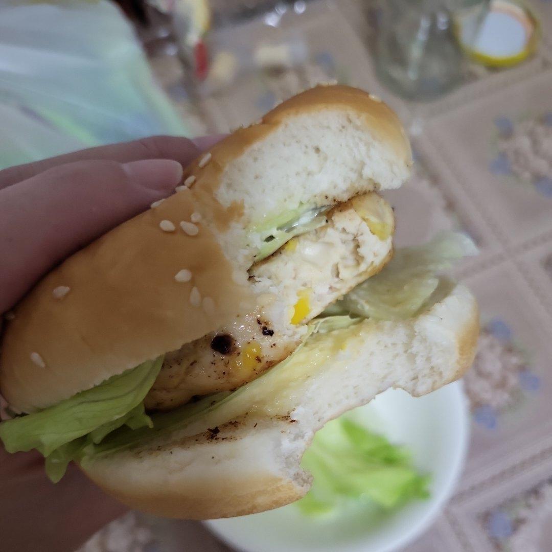 肯德基早餐汉堡轻松在家做 ---『玉米鸡肉汉堡包』