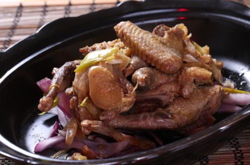 林志鹏自动烹饪锅烹制葱姜焗乳鸽-捷赛私房菜的做法