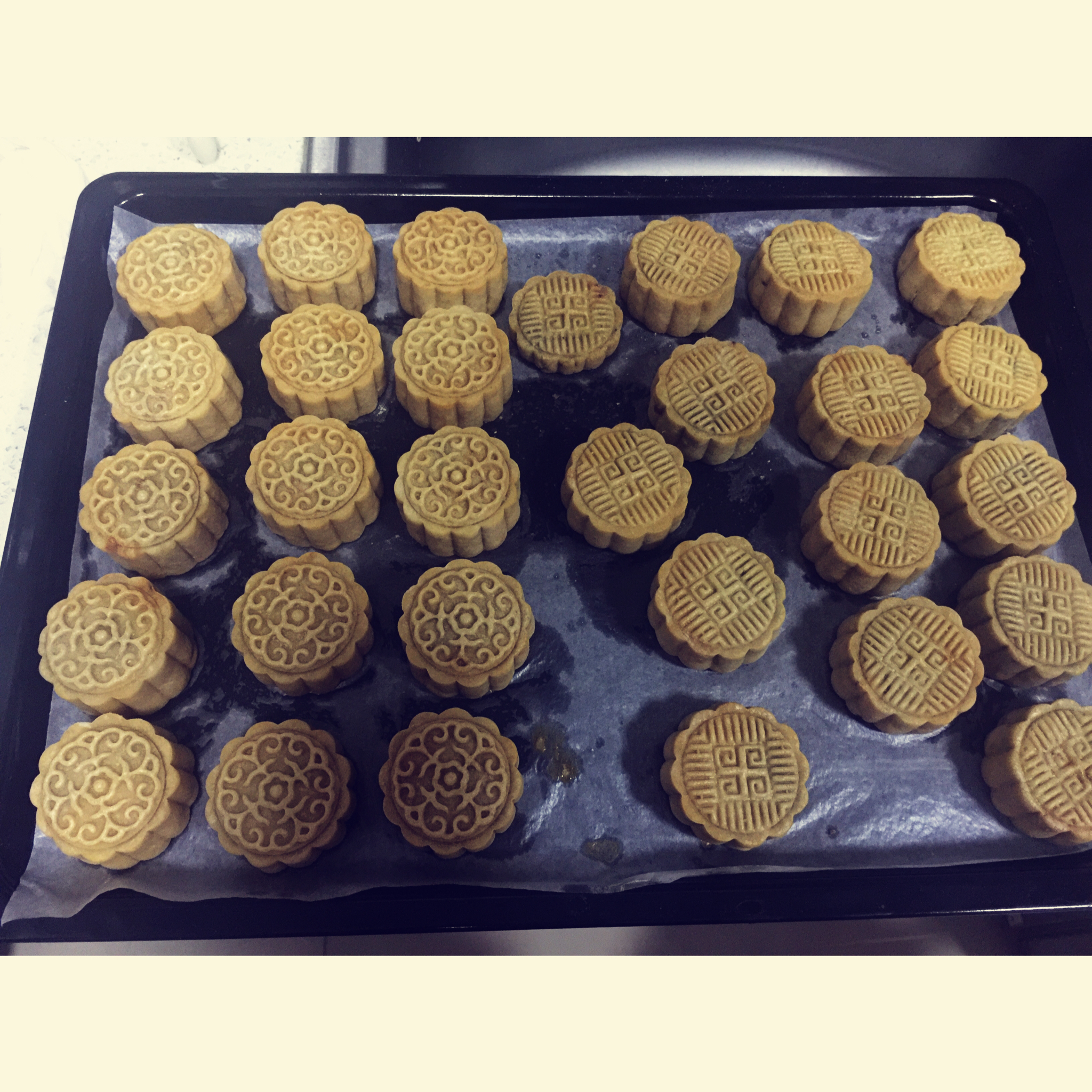 广式月饼—蛋黄莲蓉月饼