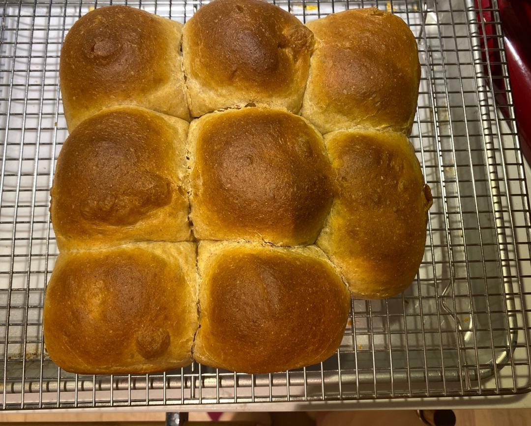 视频: 优雅烘焙第81集：蜂蜜全麦小餐包（厨师机版）