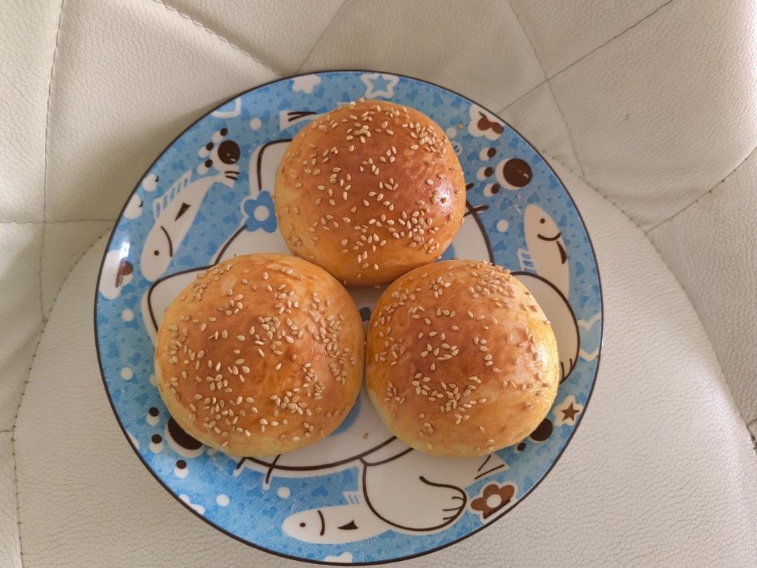 汉堡胚餐包（超百搭手揉面团-详细步骤视频）