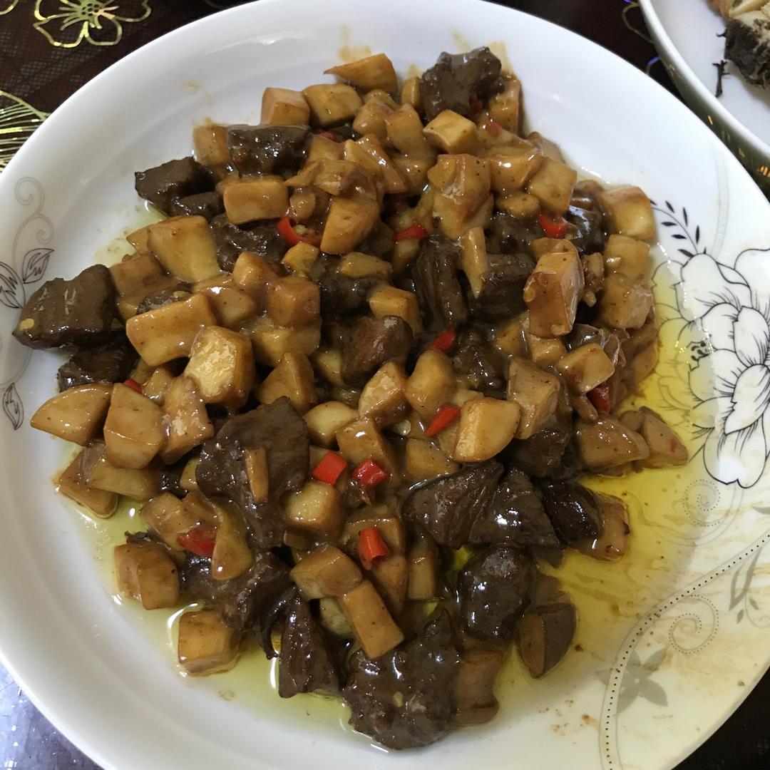 家常菜~杏鲍菇烧牛肉粒