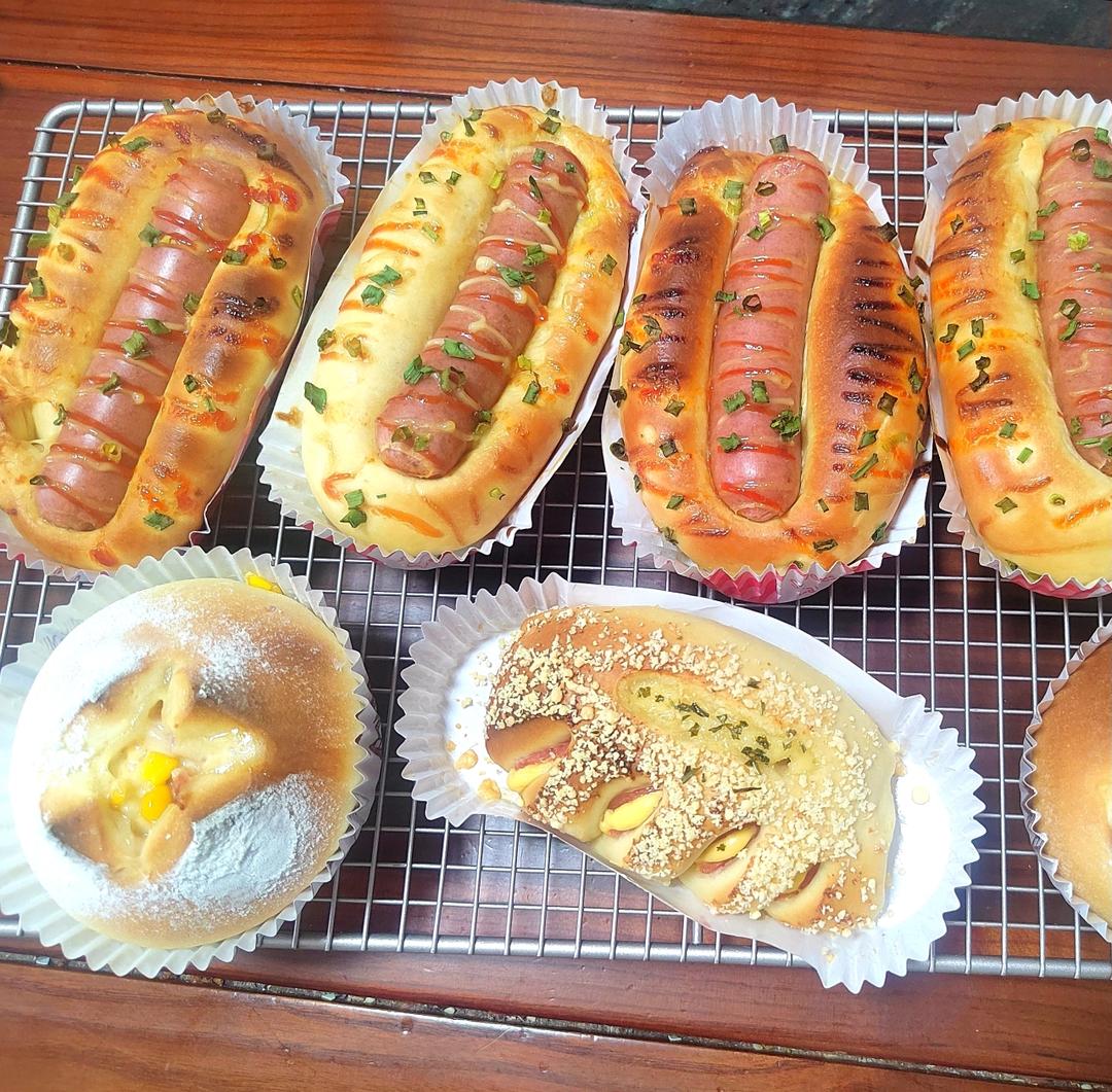一个面团撑起一家店的台式面包—香肠面包