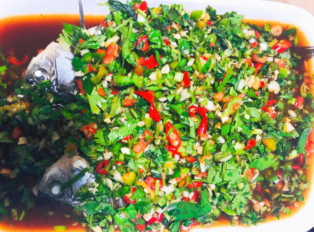 无刺凉拌藿香鲫鱼