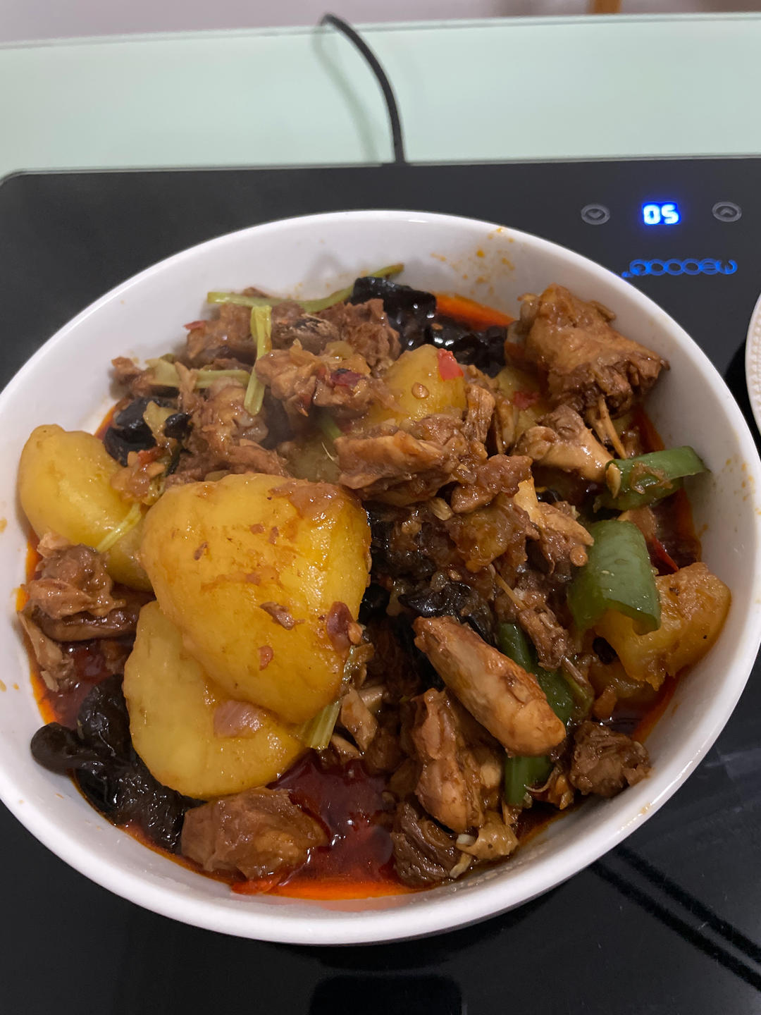 小美·新疆大盘鸡
超好吃，连汤汁都喝掉