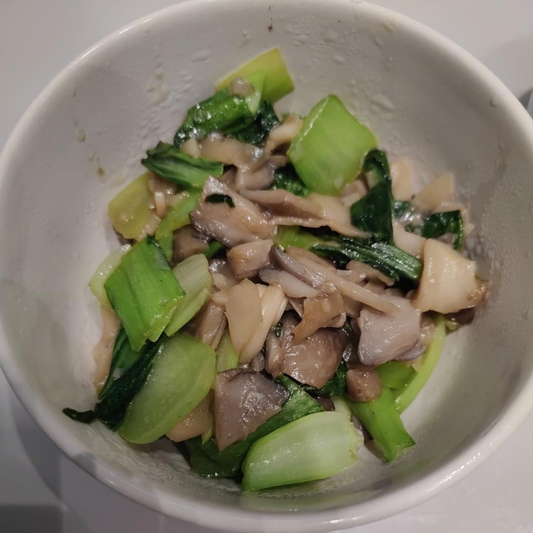 平菇炒油菜