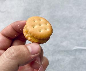 咸蛋黄 拉丝 夹心饼干（超级可口😋的小零食）的做法 步骤12
