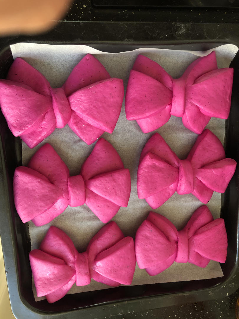 老夫的少女心蝴蝶结面包