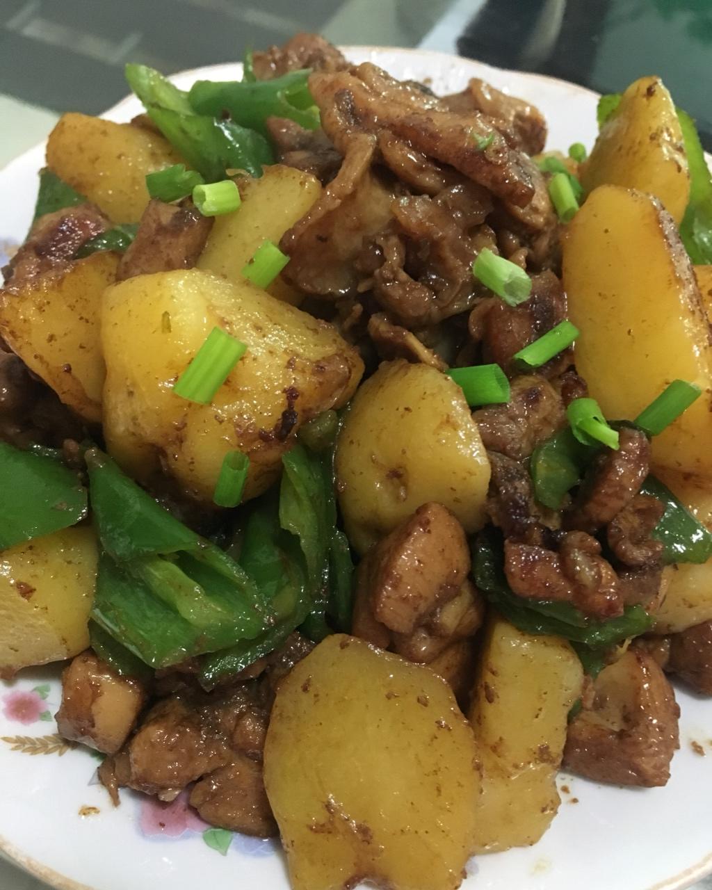 土豆炖鸡块