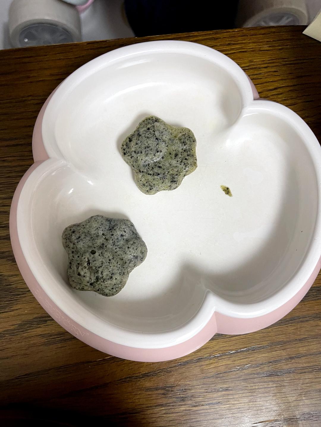 8个月宝宝辅食——黑芝麻蒸糕