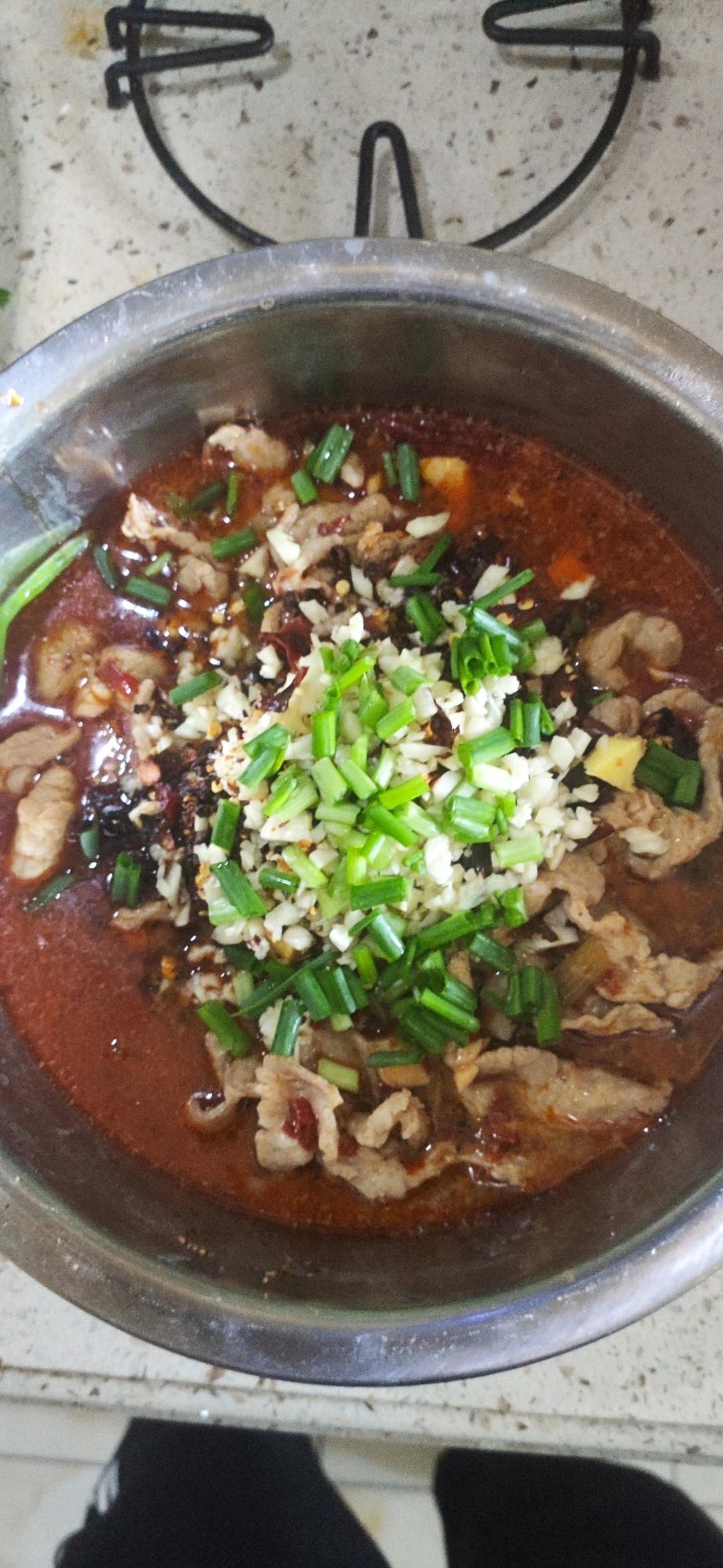 厨师长教你：“水煮肉片”的正宗做法，这味道真的很四川