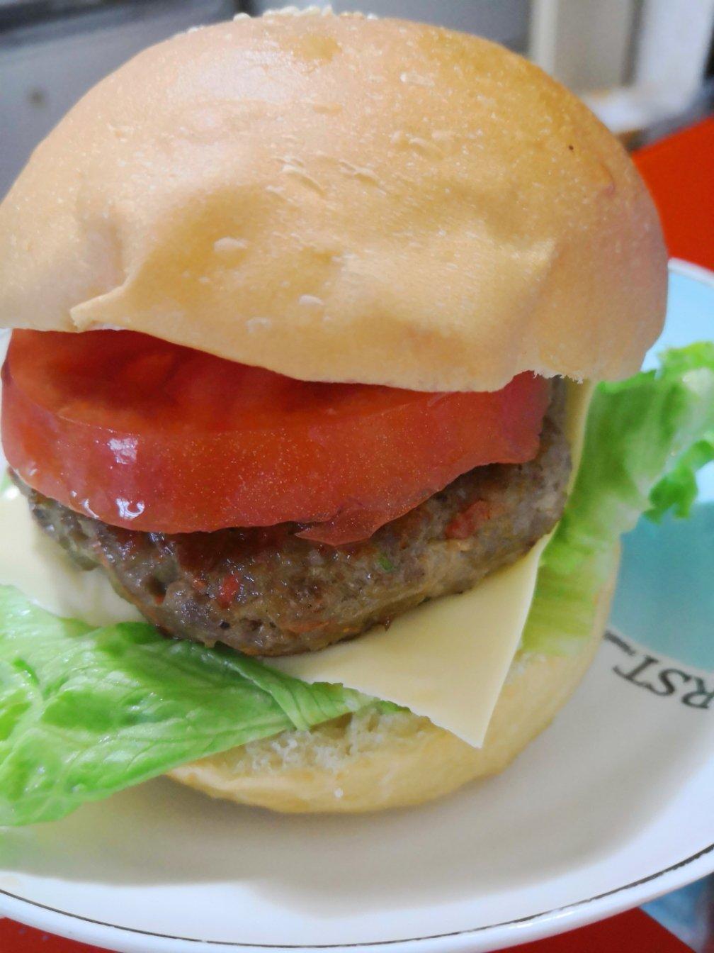 肉多汁的快手汉堡牛肉饼