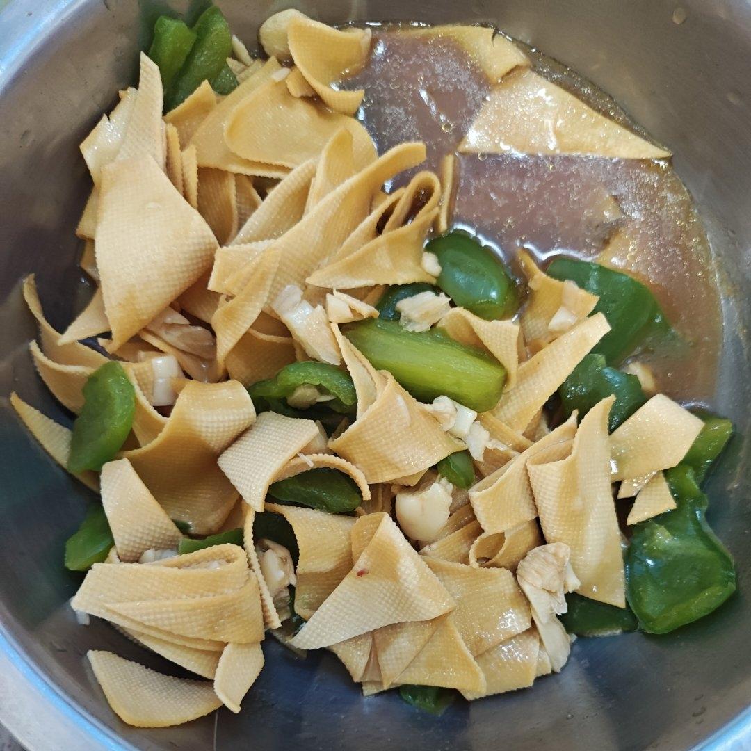 不用厨艺的尖椒干豆腐