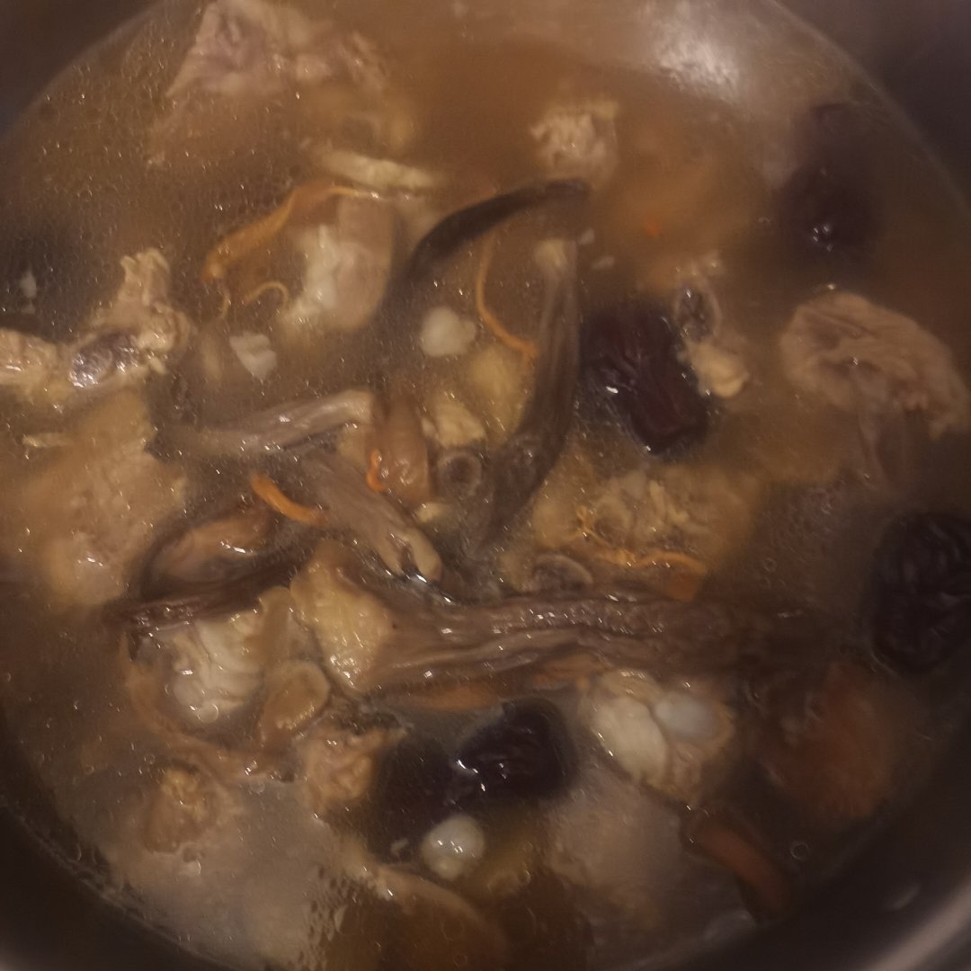 茶树菇排骨汤（营养靓汤）
