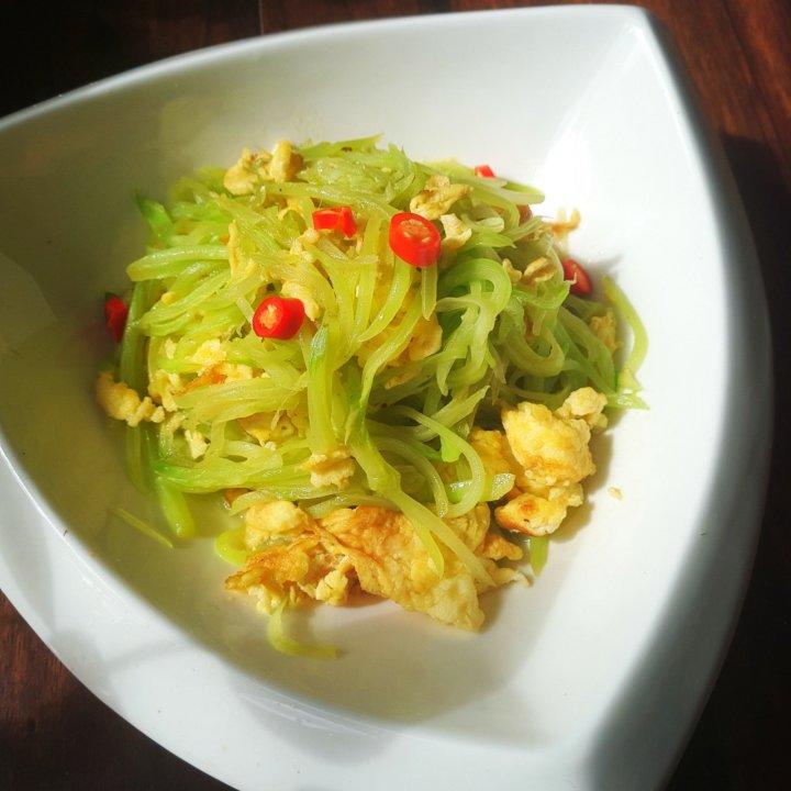 莴笋炒鸡蛋