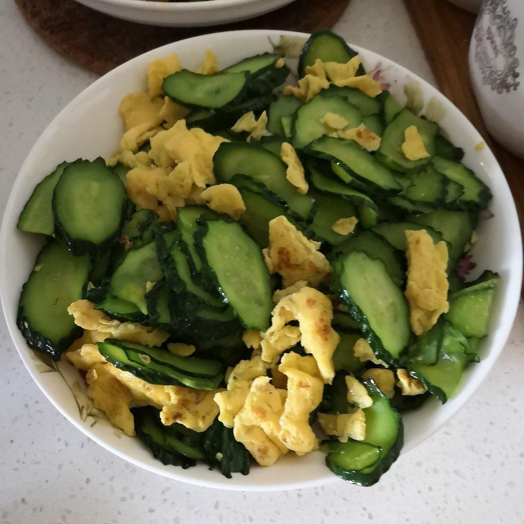 黄瓜炒鸡蛋