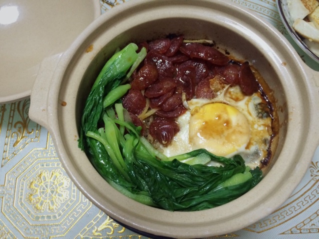 广式腊味煲仔饭