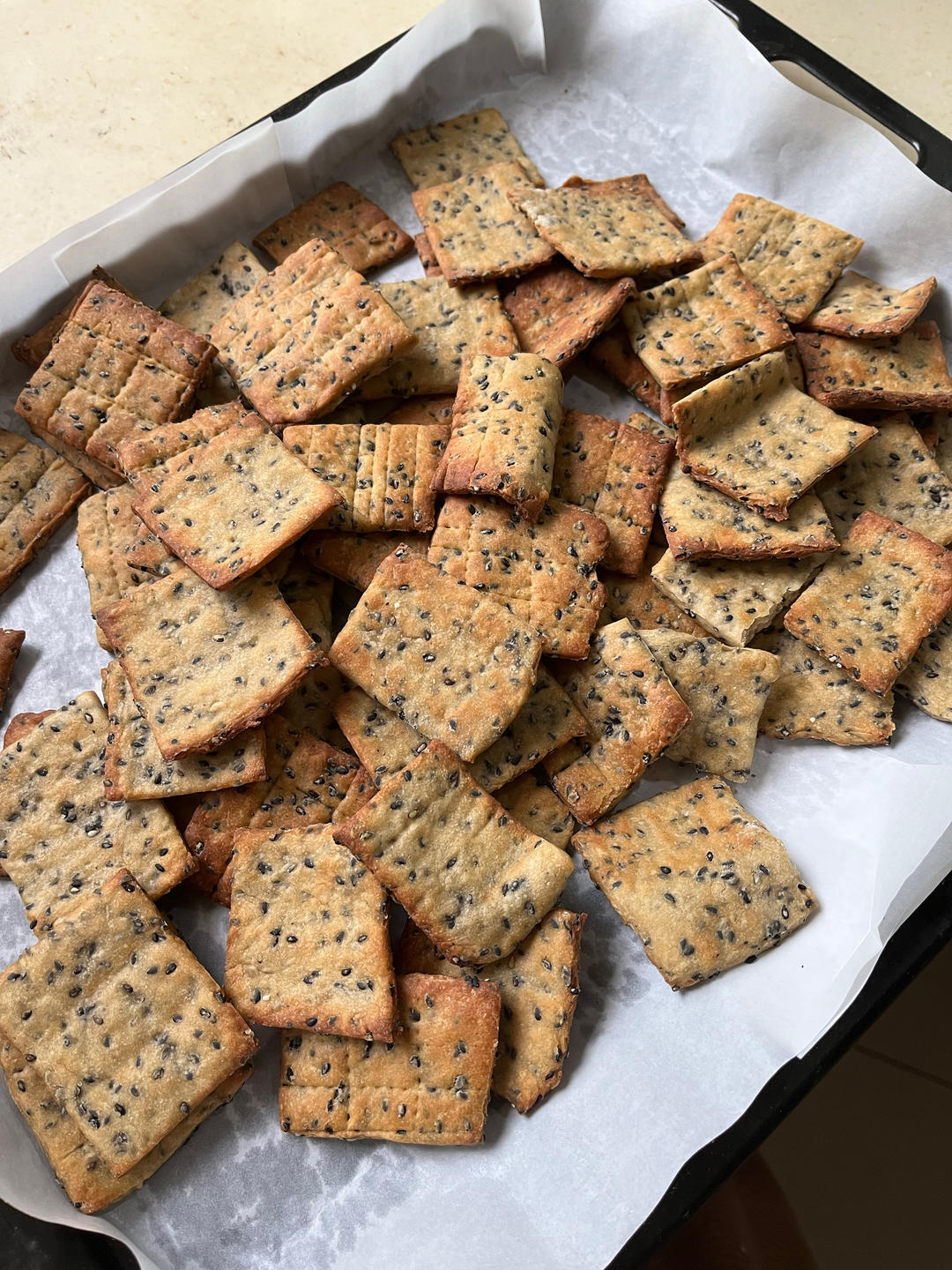 全麦苏打饼干(芝麻咸味饼干，无糖少油，简单健康，健身好搭档)