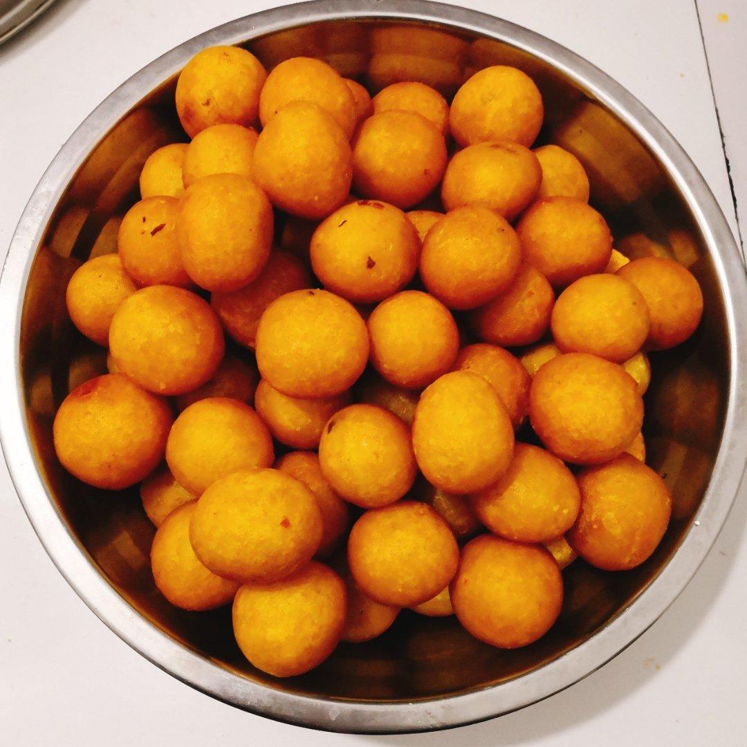 雁姐爱下厨做的油炸红薯丸子