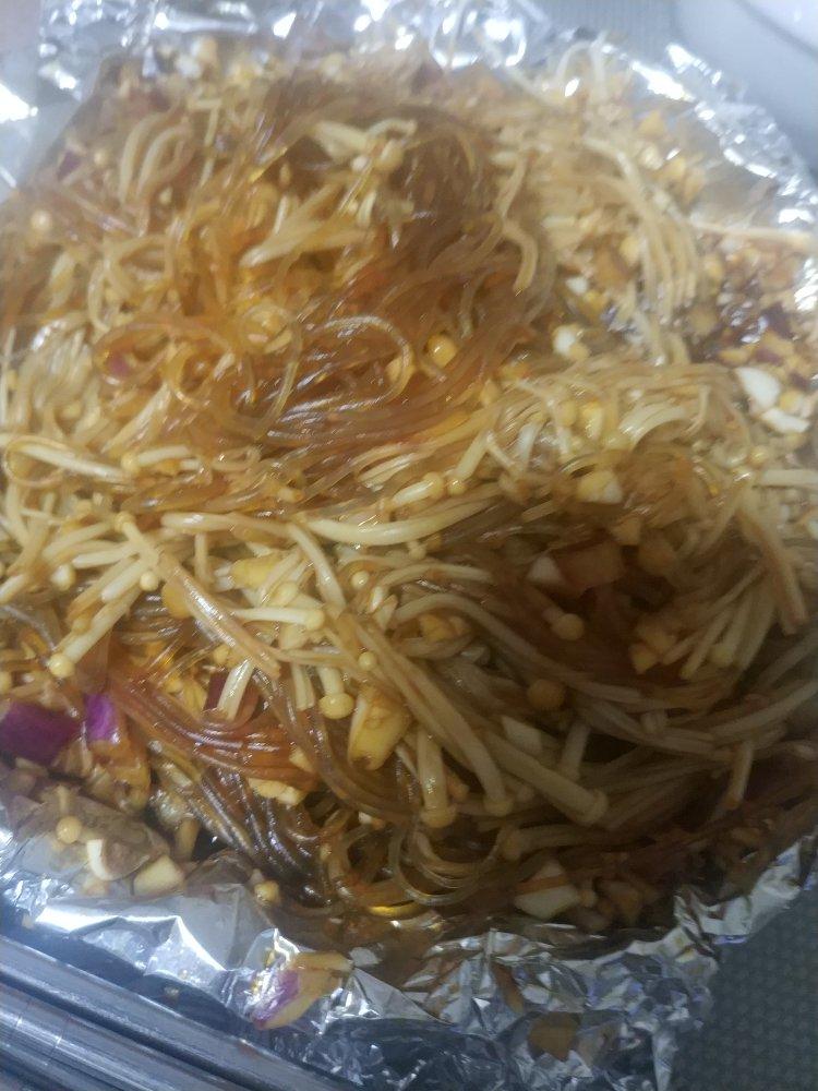 锡纸金针菇-在家用烤箱就能做的烧烤，烧烤店必点菜品之一！超鲜！