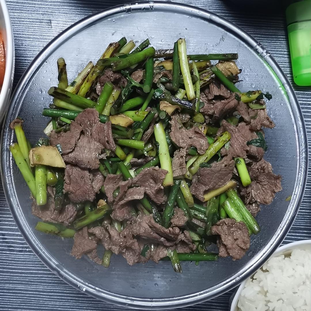 嫩炒牛肉蒜苔