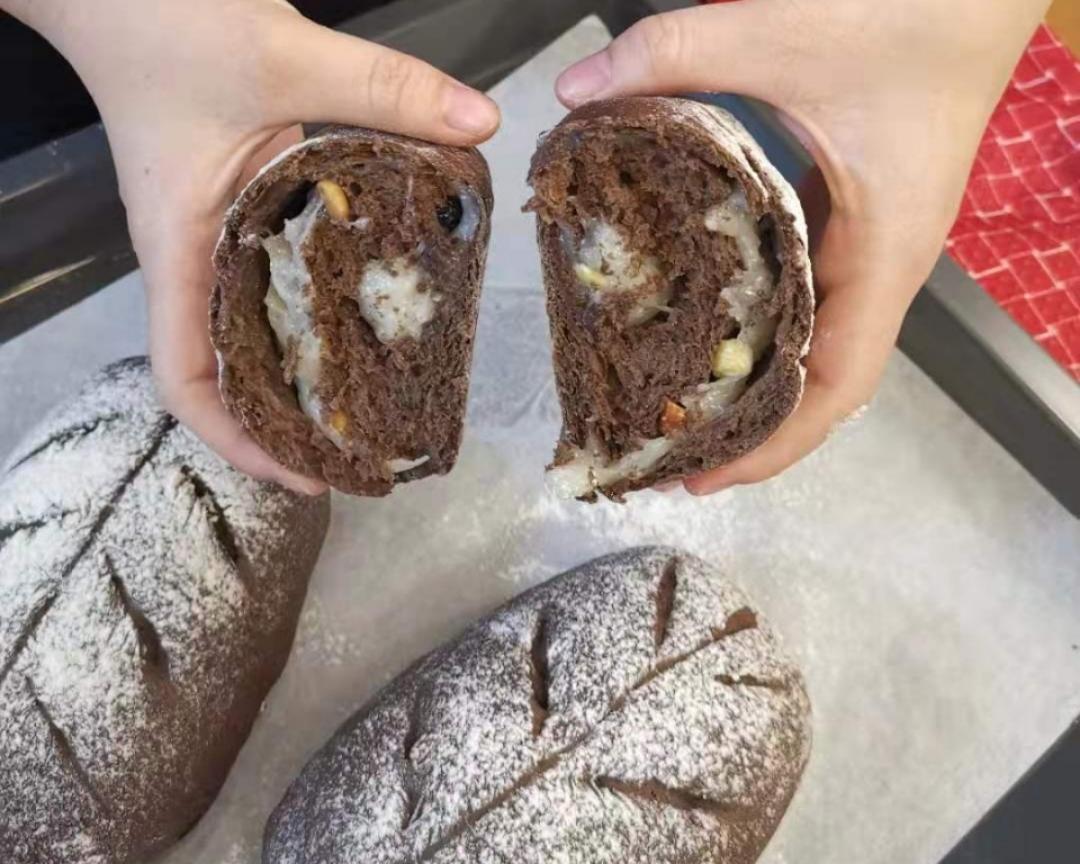 一次就成功的可可麻薯坚果欧包