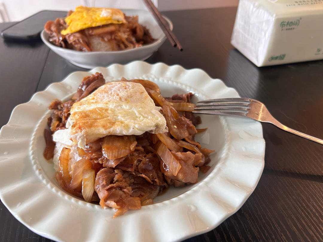 这大概是最接近日料店的照烧肥牛饭了