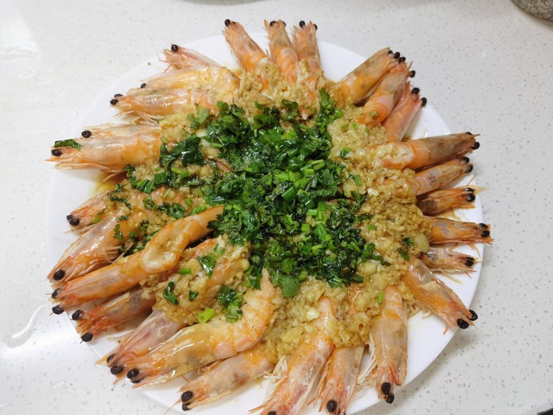 厨师长教你：“蒜蓉粉丝开背虾”的快捷做法，虾鲜味美，老少皆宜
