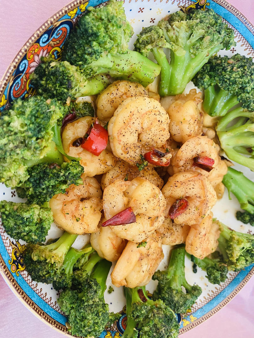 phoebe做的低脂低卡减脂餐黑椒虾仁西兰花