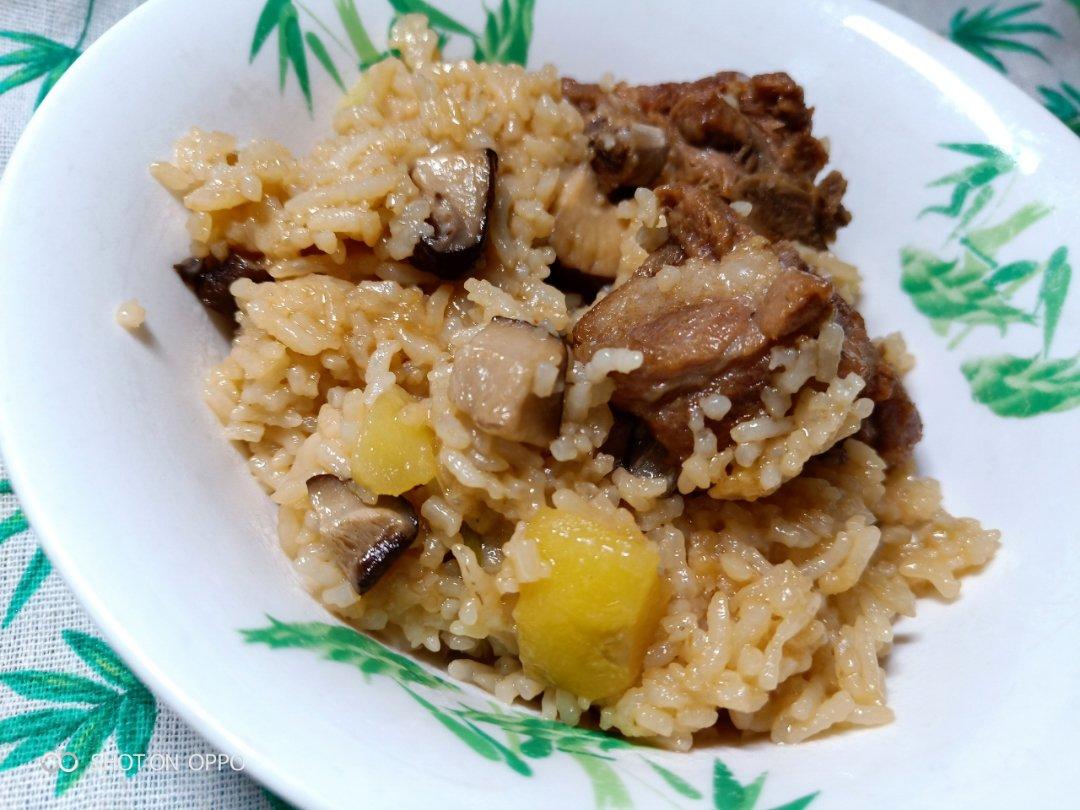 喷香排骨焖饭（爆好吃）