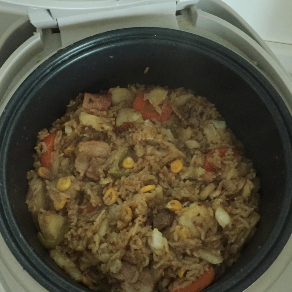 懒人版电饭煲香肠焖饭
