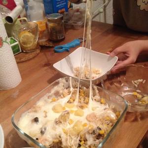 蘑菇菠萝乳酪焗饭的做法 步骤4