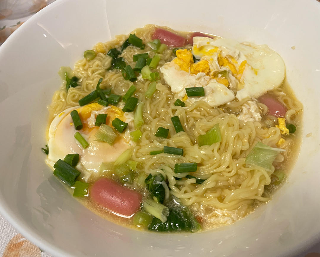 随意鸡蛋饼-有什么放什么的简易鸡蛋饼好吃到飞起