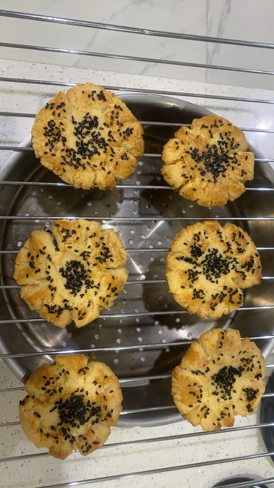 轻轻一按就碎掉的原味桃酥（不输猪油版）