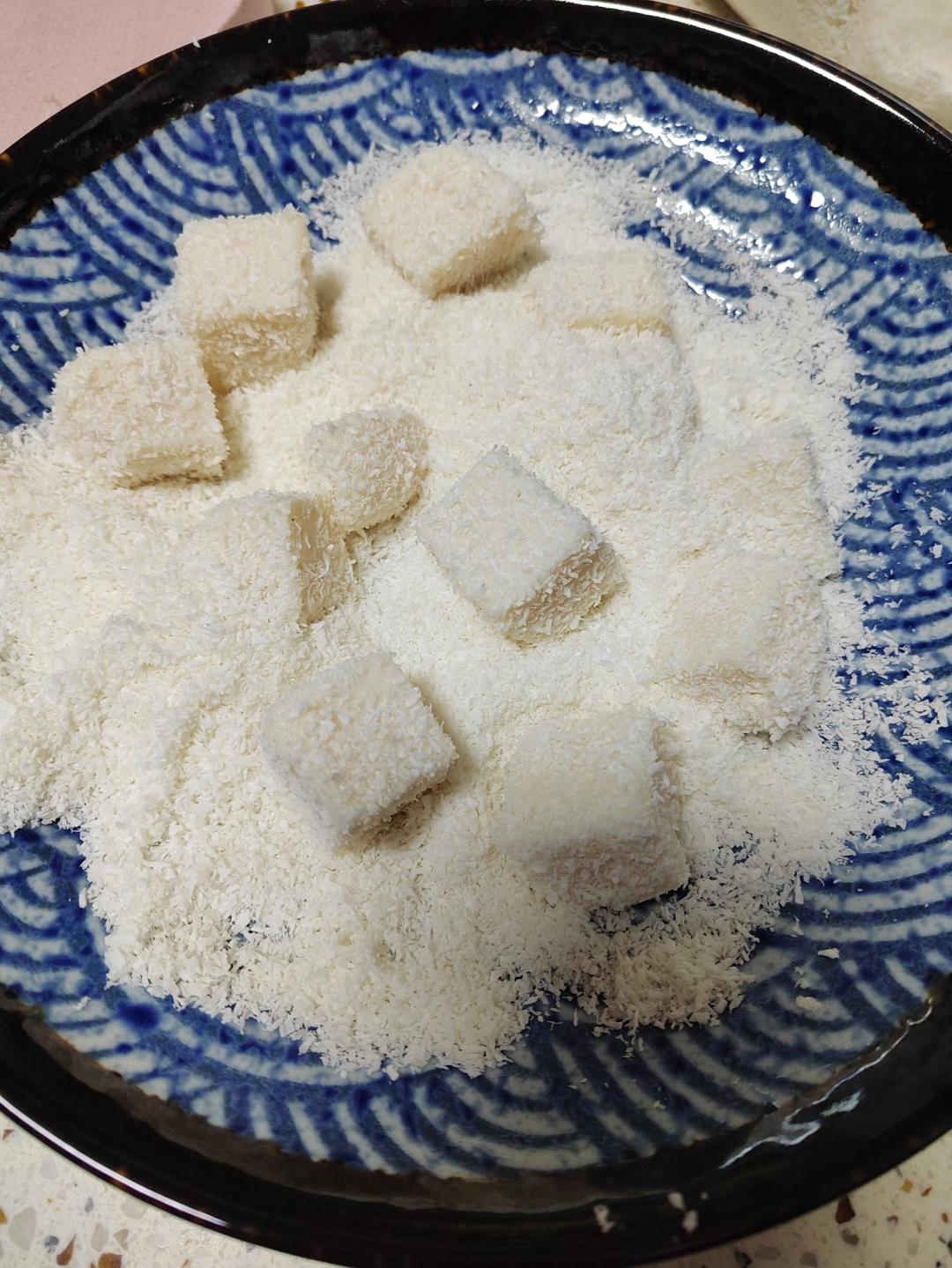 无需烤箱！奶香味浓郁！香甜嫩滑的椰蓉奶糕