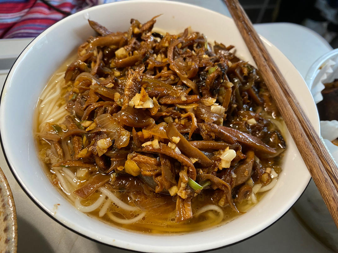【响油鳝丝面】