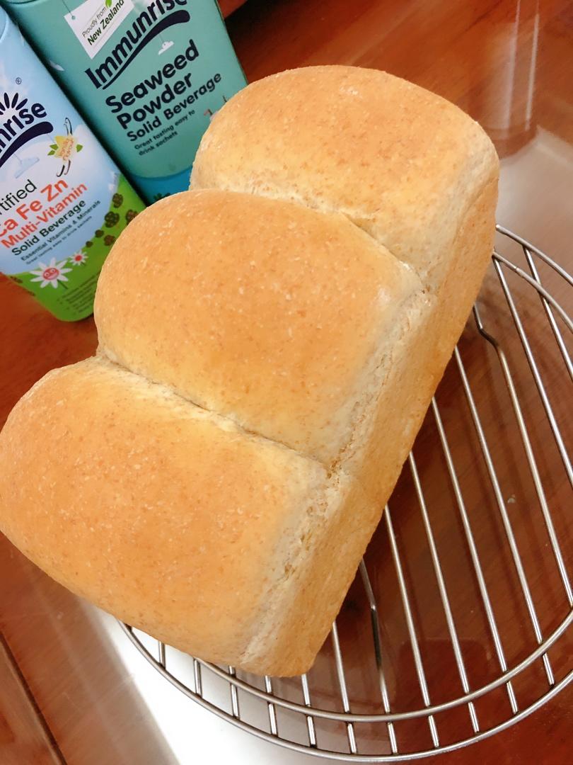 减肥良方100%全麦吐司