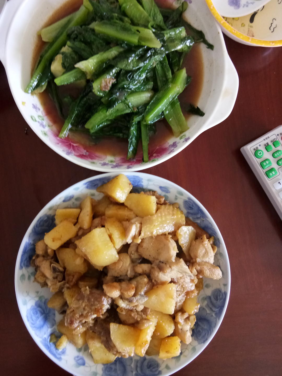 土豆炖鸡块