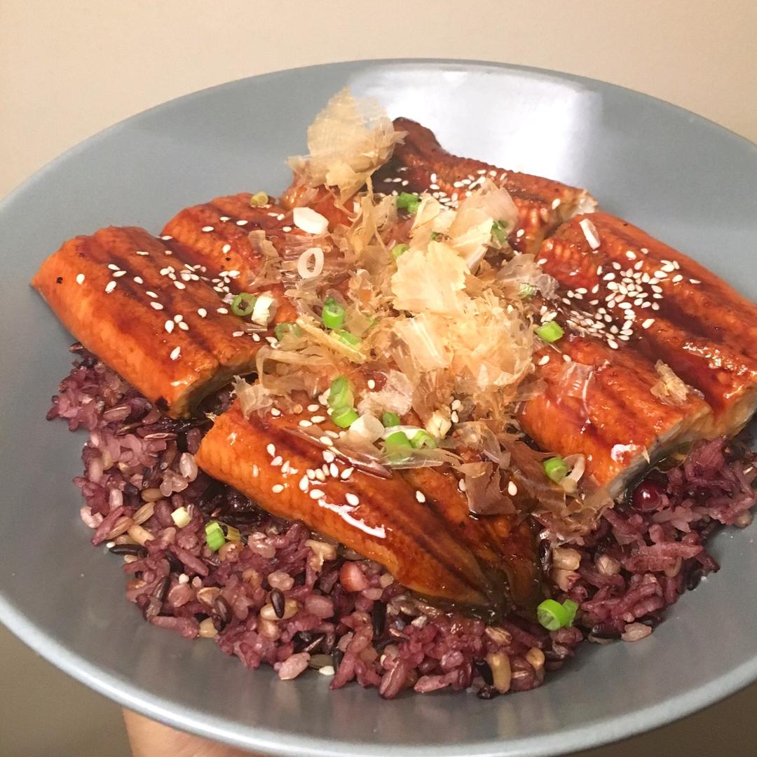 蒲烧鳗鱼饭