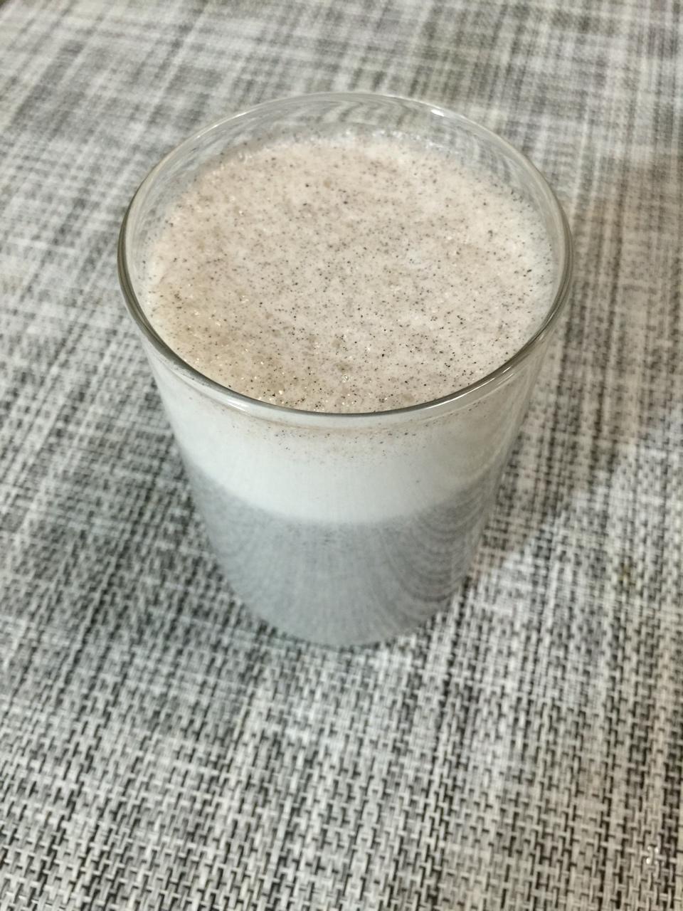 黑芝麻香蕉牛奶