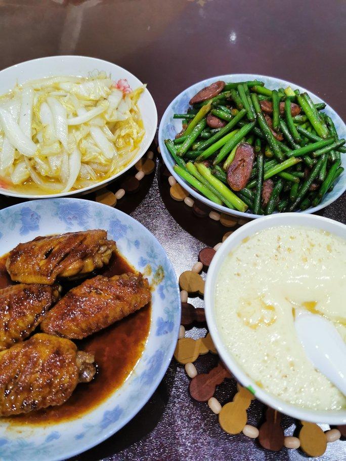 蒜苗炒香肠