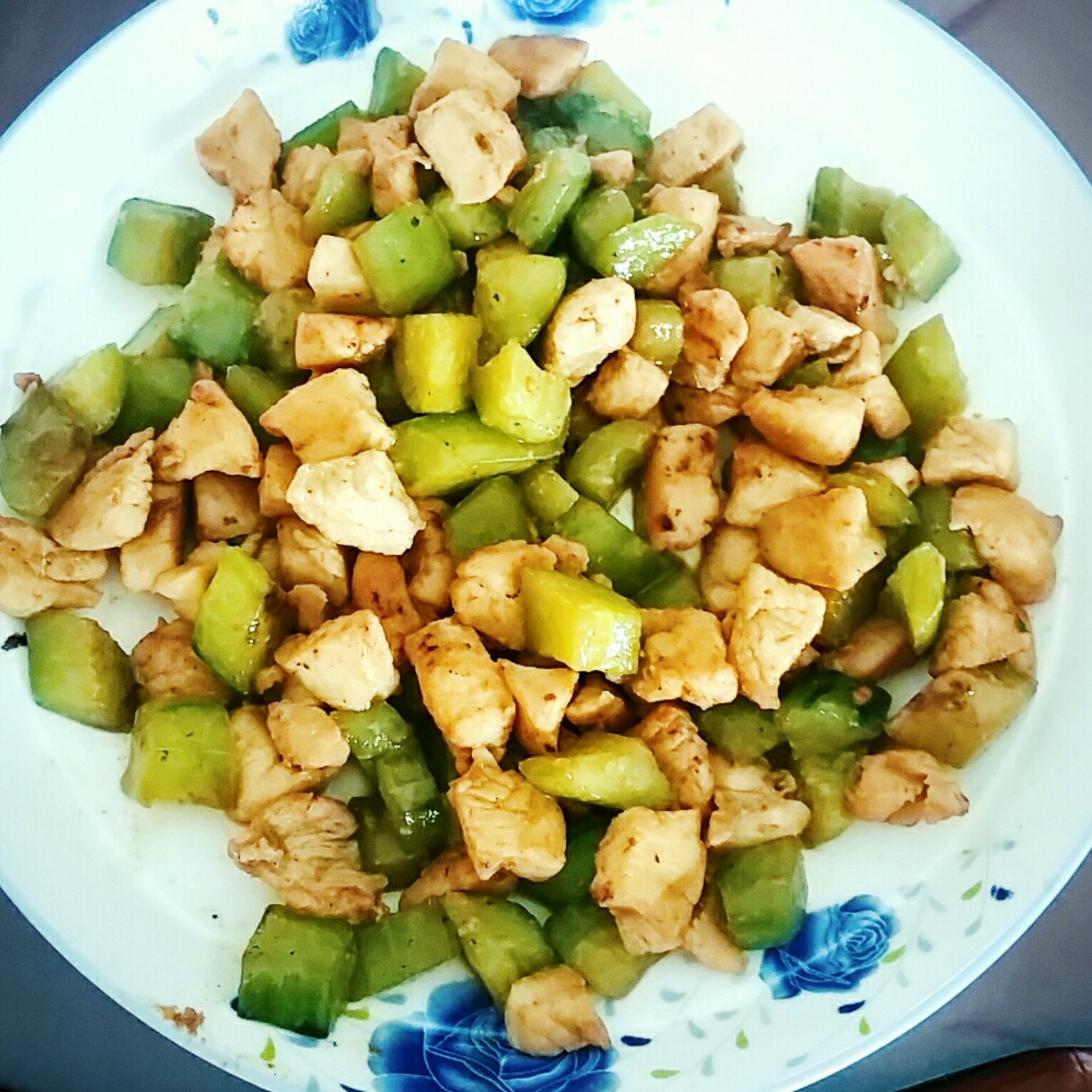 黄瓜鸡丁