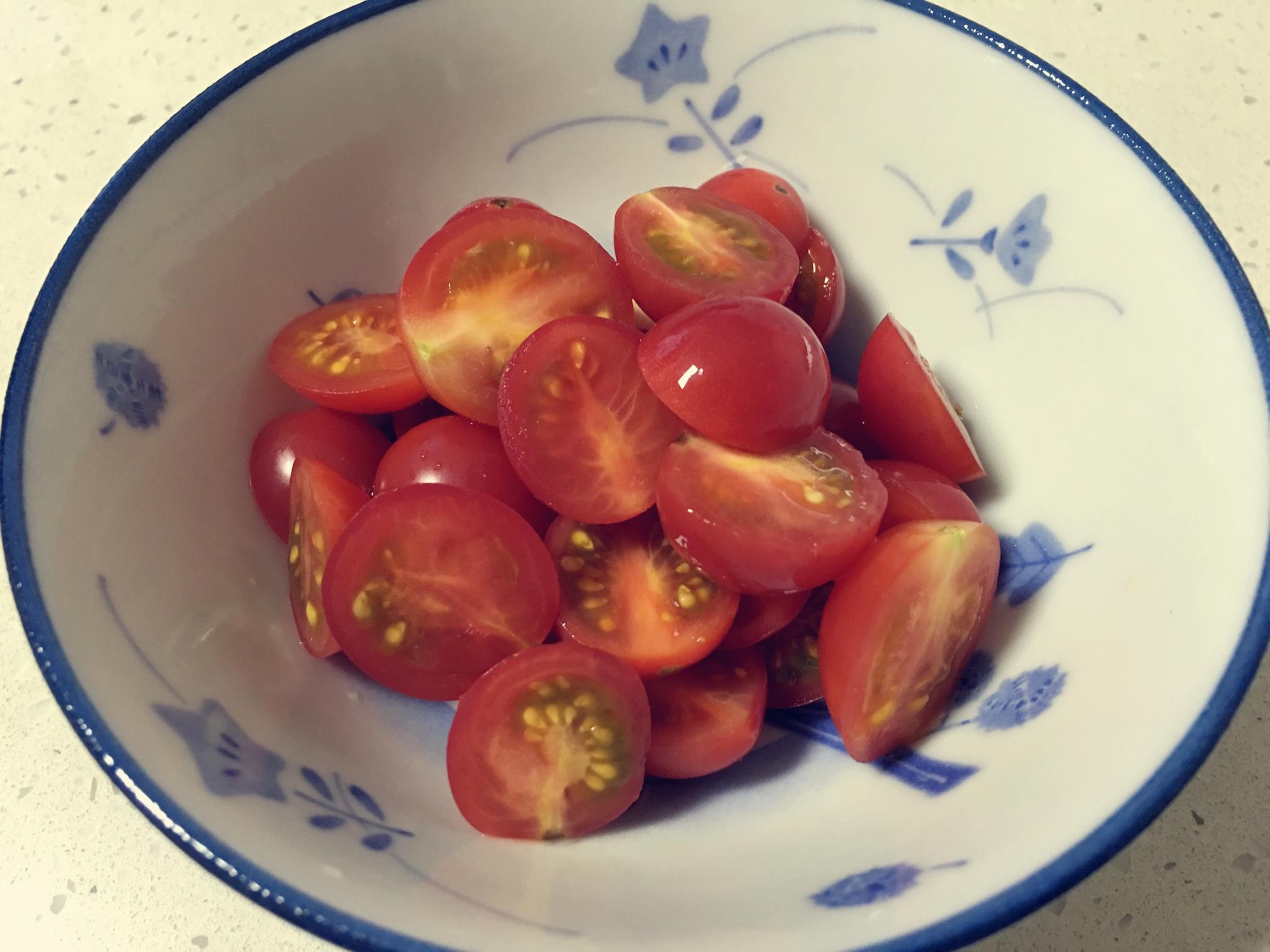 Sの味–凉拌黄瓜和小番茄的做法 步骤1