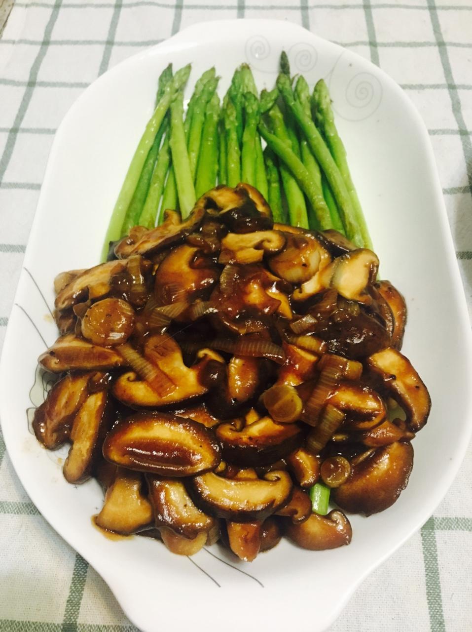 蚝油香菇芦笋